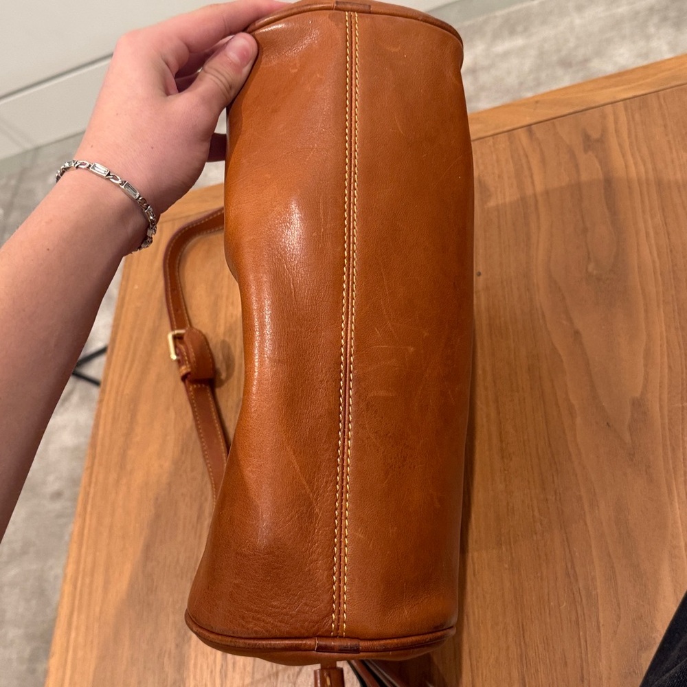 Dooney and Bourke medium Florentine leather zip Hobo bag - Chestnut Brown - Picture 4 of 8